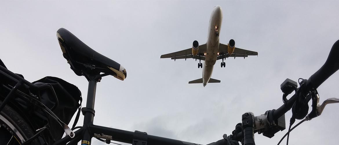 aeropuerto de barcelona en bicicleta