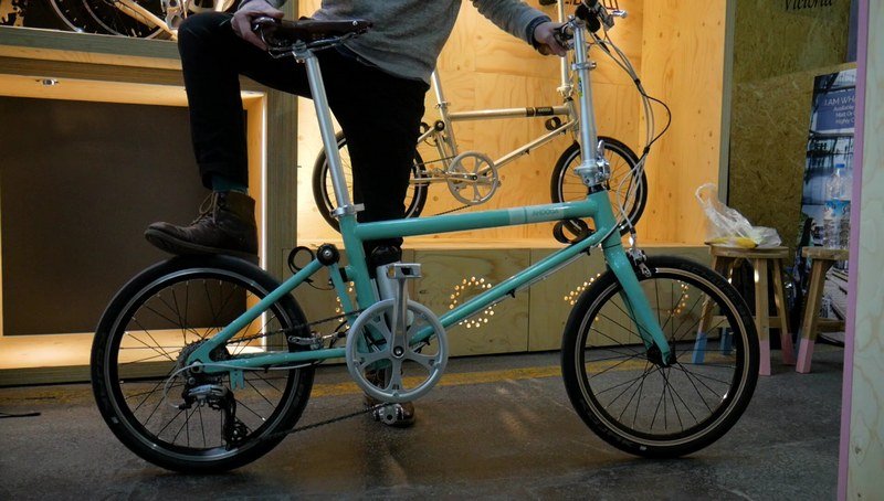 Bicicletas Ahooga Plegable   y eléctrica  sin plegar