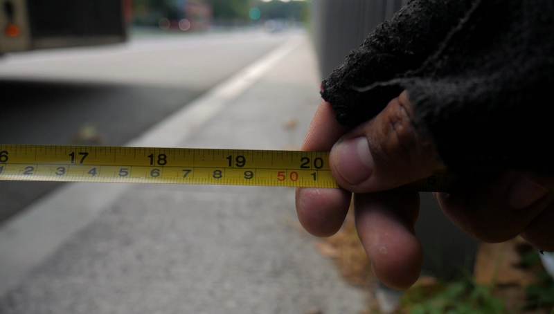 Dejarías a tus niños a 50 cm de los coches