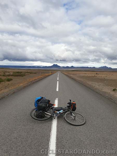Equipamiento, alforjas y bicicleta para Islandia